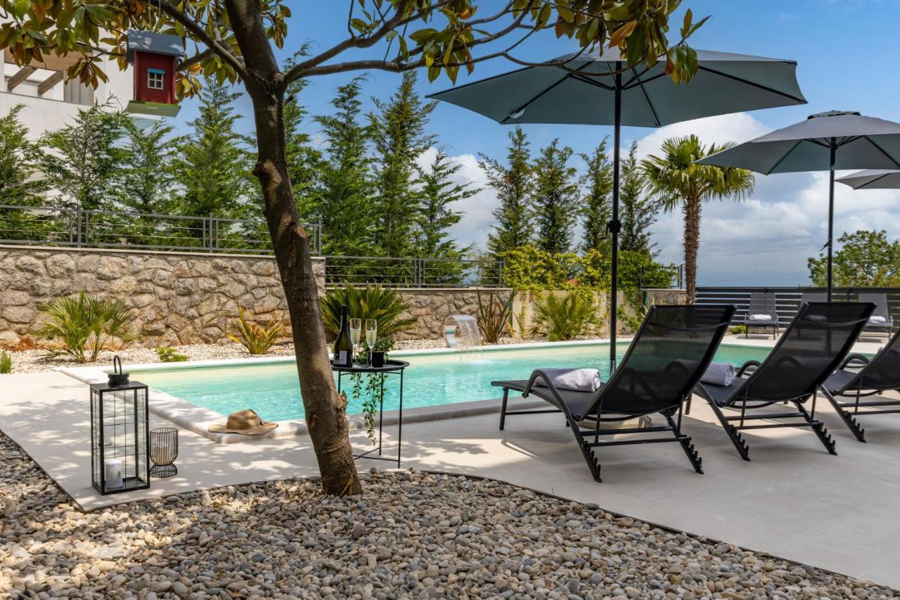 Villa Adriatic, Apartment Chiara With Sea View And Heated Swimming Pool, Free Private Parking, Ičići Exteriör bild