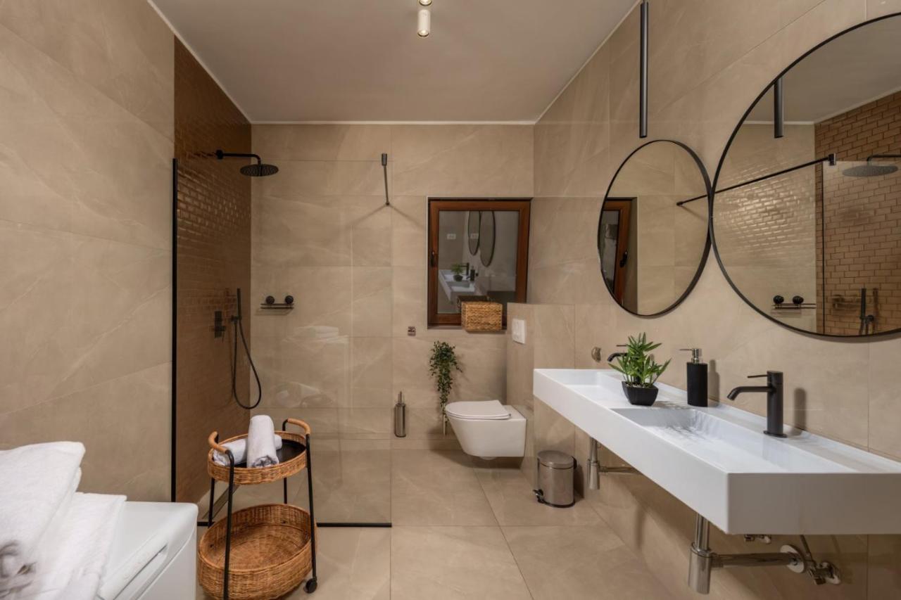 Villa Adriatic, Apartment Chiara With Sea View And Heated Swimming Pool, Free Private Parking, Ičići Exteriör bild