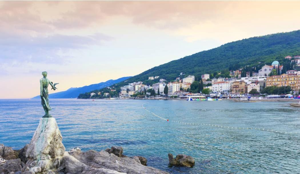 Villa Adriatic, Apartment Chiara With Sea View And Heated Swimming Pool, Free Private Parking, Ičići Exteriör bild